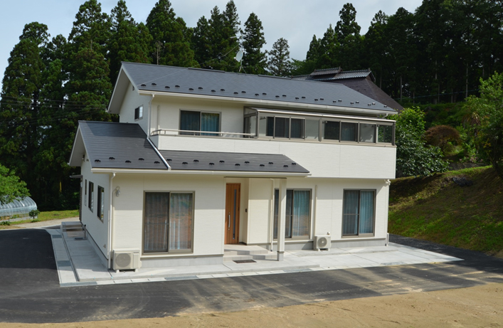 <br />
郡山市:敷地面積142坪 大型ウォークインクローゼットで収納がたっぷり 三世帯住宅