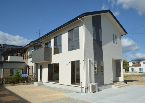 採光性抜群 光で溢れる2階建て住宅 採光性抜群 光で溢れる2階建て住宅