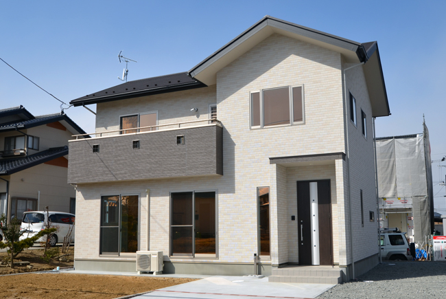 小屋裏収納のある2階建て住宅 小屋裏収納のある2階建て住宅