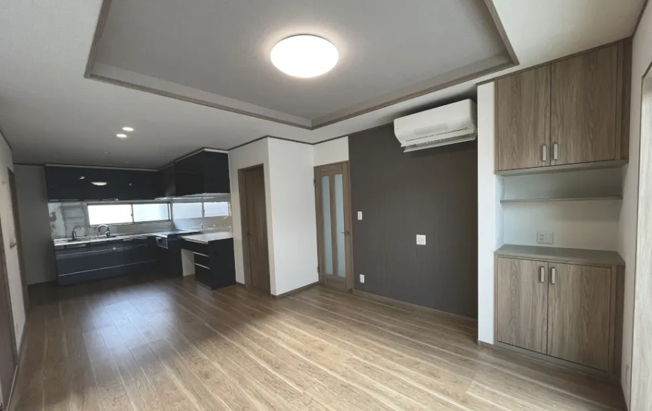 開放感あふれる平屋たっぷり収納を備えた快適な住まい